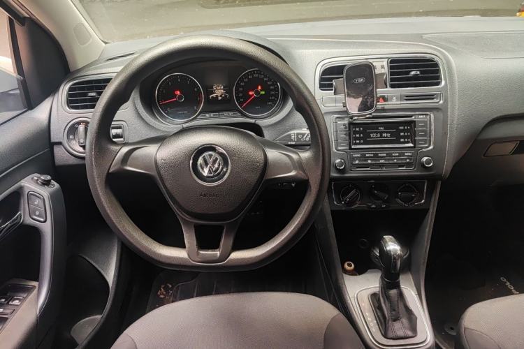 Used Volkswagen Polo 2014 1.6L Automatic Comfort Edition Steering Wheel