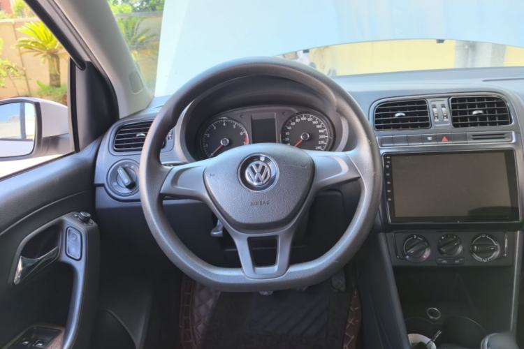 Used Volkswagen Polo 2014 1.4L Manual Fashion Edition Steering Wheel