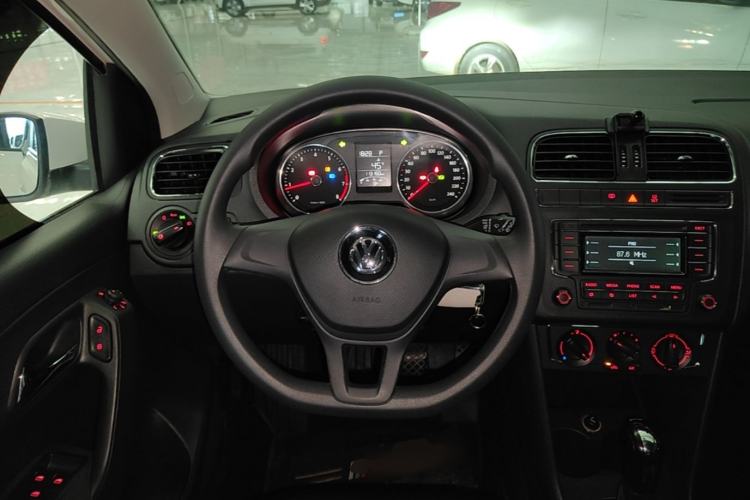 Used Volkswagen Polo 2014 1.4L Automatic Comfort Edition Steering Wheel