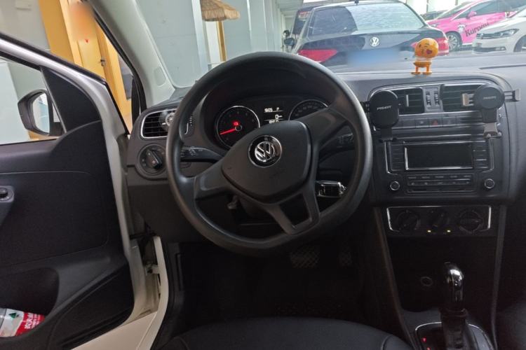 Used Volkswagen Polo 2014 1.6L Automatic Comfort Edition Steering Wheel