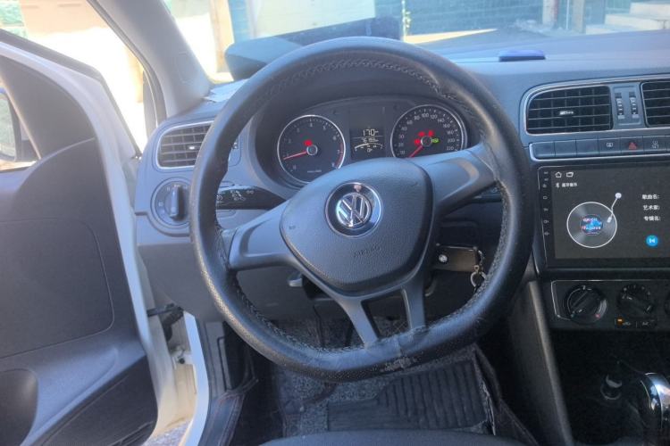 Used Volkswagen Polo 2014 1.4L Automatic Comfort Edition Steering Wheel