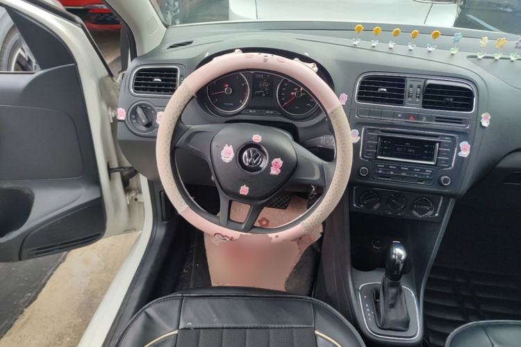 Used Volkswagen Polo 2014 1.6L Automatic Comfort Edition Steering Wheel