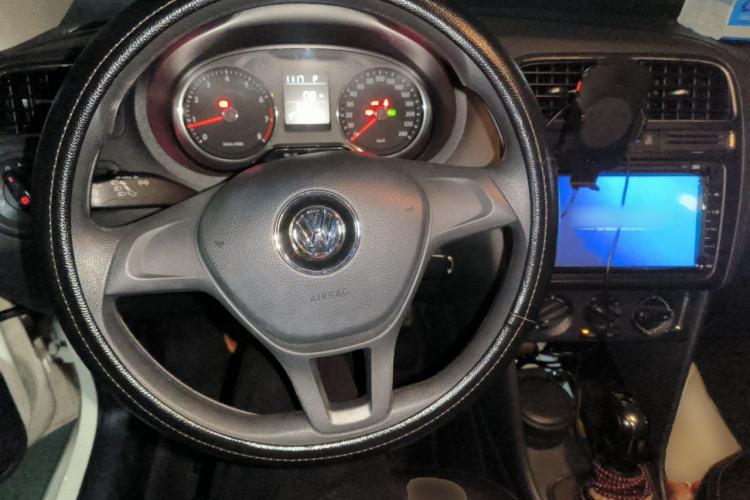 Used Volkswagen Polo 2014 1.6L Automatic Comfort Edition Steering Wheel