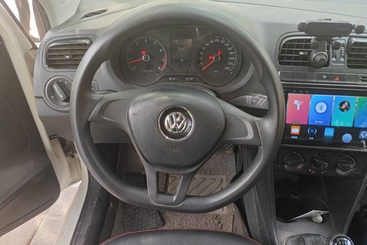 Used Volkswagen Polo 2014 1.4L Manual Fashion Edition Steering Wheel