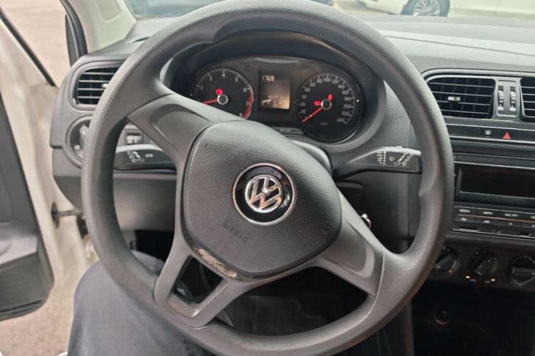 Used Volkswagen Polo 2014 1.4L Manual Fashion Edition Steering Wheel