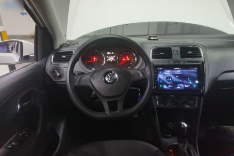 Used Volkswagen Polo 2014 1.6L Automatic Comfort Edition Steering Wheel