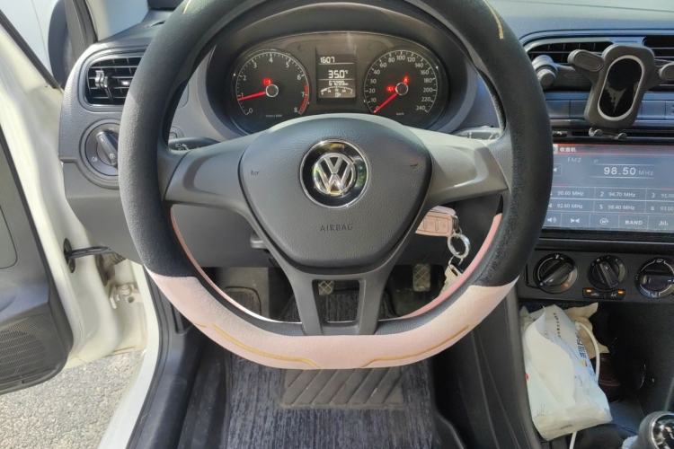 Used Volkswagen Polo 2014 1.4L Manual Fashion Edition Steering Wheel