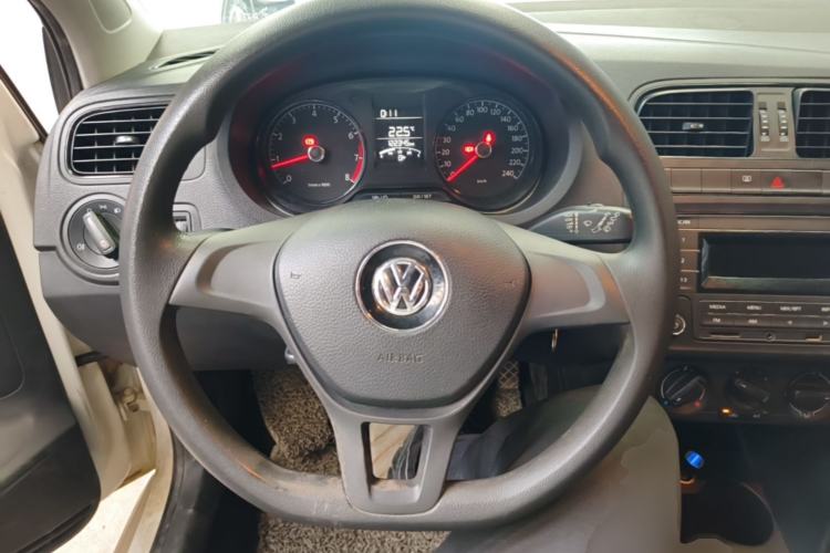 Used Volkswagen Polo 2014 1.4L Manual Fashion Edition Steering Wheel