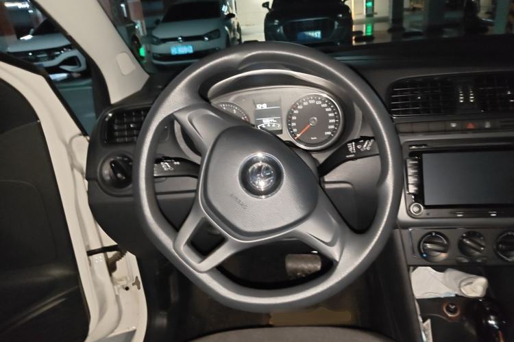 Used Volkswagen Polo 2014 1.6L Automatic Comfort Edition Steering Wheel