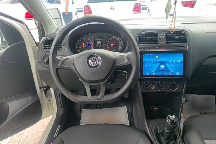 Used Volkswagen Polo 2014 1.4L Manual Fashion Edition Steering Wheel
