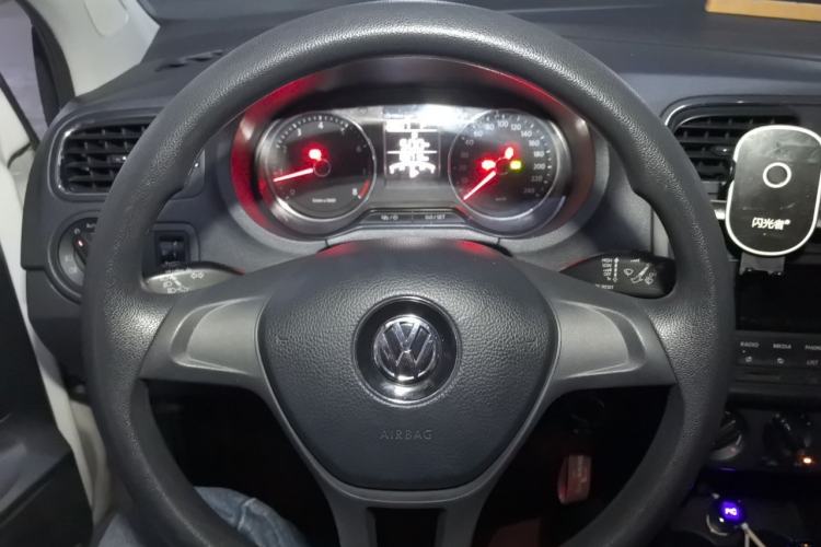 Used Volkswagen Polo 2014 1.6L Automatic Comfort Edition Steering Wheel