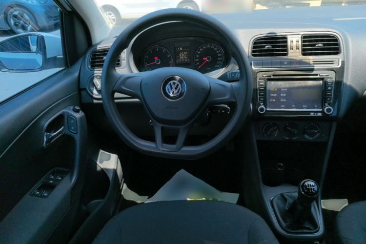 Used Volkswagen Polo 2014 1.4L Manual Fashion Edition Steering Wheel