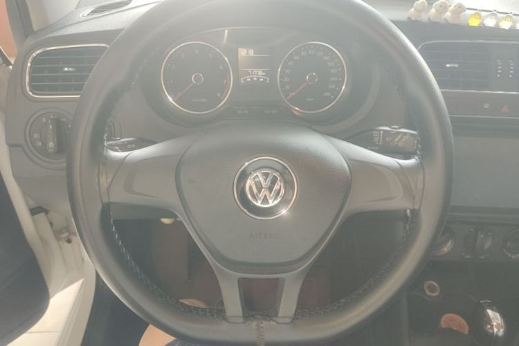 Used Volkswagen Polo 2014 1.6L Automatic Comfort Edition Steering Wheel