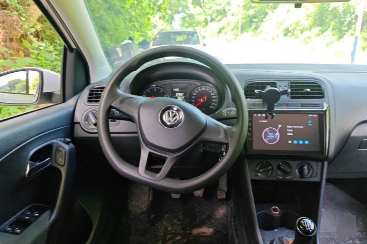 Used Volkswagen Polo 2014 1.4L Manual Fashion Edition Steering Wheel