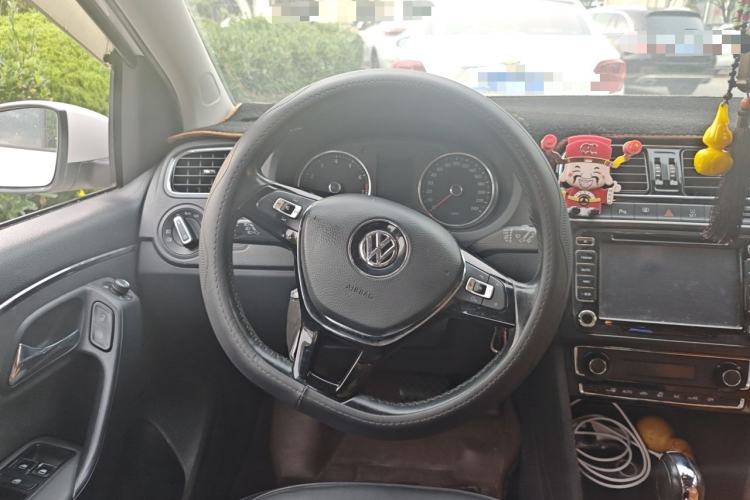 Used Volkswagen Polo 2014 1.4L Automatic Luxury Edition Steering Wheel