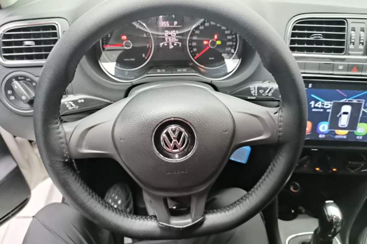 Used Volkswagen Polo 2014 1.6L Automatic Comfort Edition Steering Wheel