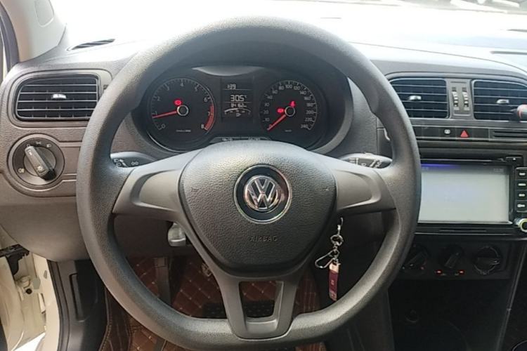 Used Volkswagen Polo 2014 1.4L Manual Fashion Edition Steering Wheel