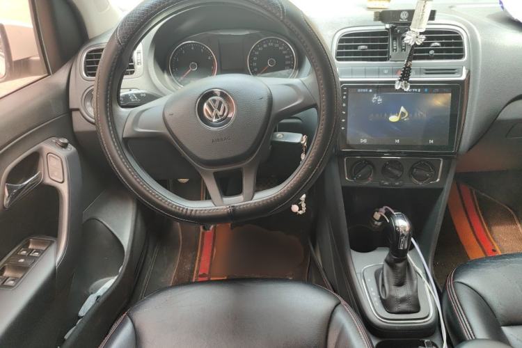 Used Volkswagen Polo 2014 1.6L Automatic Comfort Edition Steering Wheel