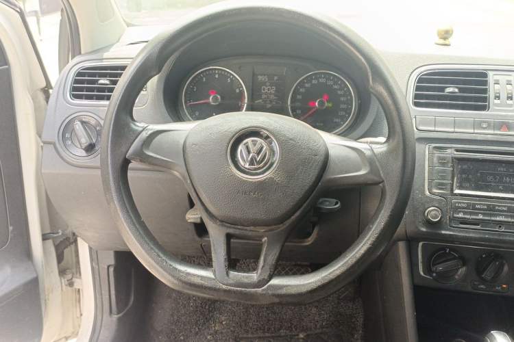 Used Volkswagen Polo 2014 1.6L Automatic Comfort Edition Steering Wheel