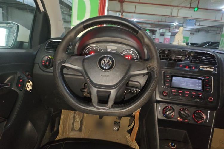 Used Volkswagen Polo 2014 1.6L Manual Comfort Edition Steering Wheel