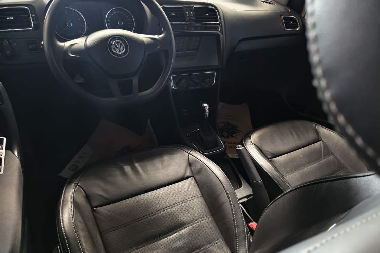 Used Volkswagen Polo 2014 1.6L Automatic Comfort Edition Steering Wheel