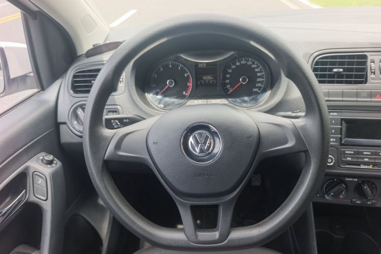 Used Volkswagen Polo 2014 1.4L Manual Fashion Edition Steering Wheel