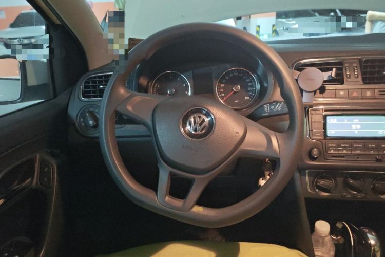 Used Volkswagen Polo 2014 1.6L Automatic Comfort Edition Steering Wheel