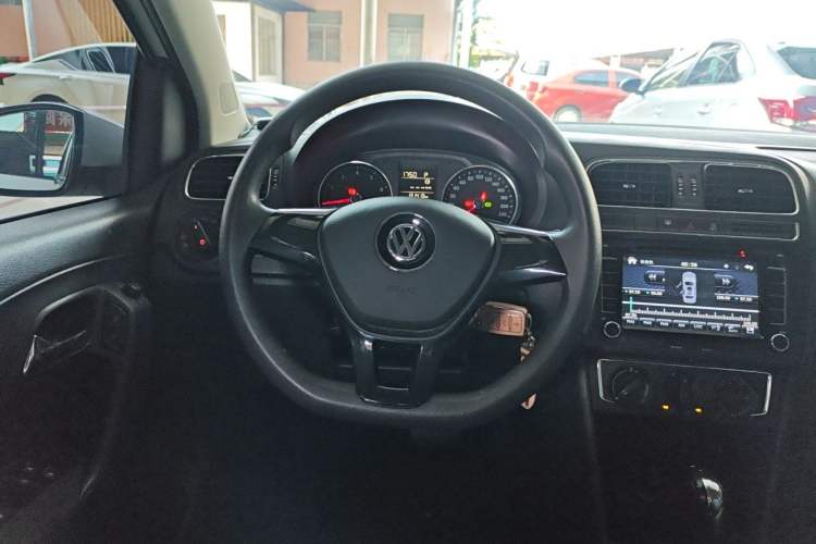 Used Volkswagen Polo 2014 1.4L Automatic Comfort Edition Steering Wheel