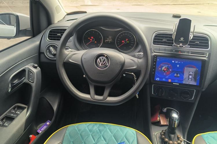 Used Volkswagen Polo 2014 1.6L Automatic Comfort Edition Steering Wheel
