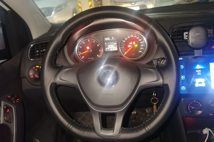 Used Volkswagen Polo 2014 1.4L Automatic Comfort Edition Steering Wheel