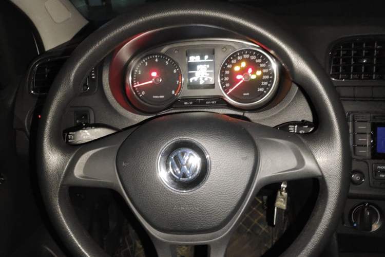 Used Volkswagen Polo 2014 1.6L Automatic Comfort Edition Steering Wheel