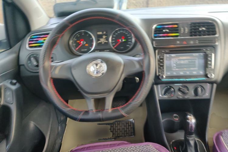 Used Volkswagen Polo 2014 1.6L Automatic Comfort Edition Steering Wheel