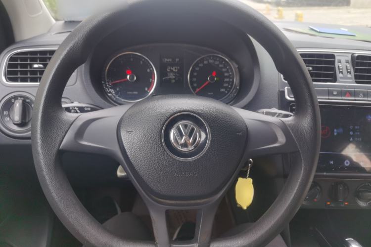 Used Volkswagen Polo 2014 1.6L Automatic Comfort Edition Steering Wheel