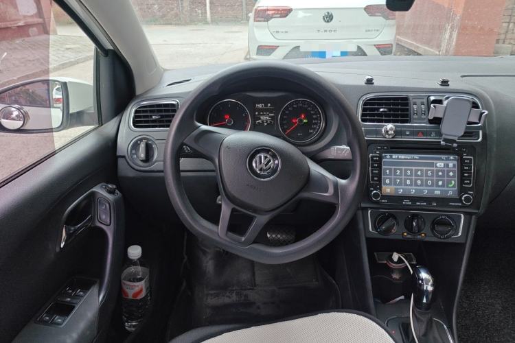 Used Volkswagen Polo 2014 1.6L Automatic Comfort Edition Steering Wheel