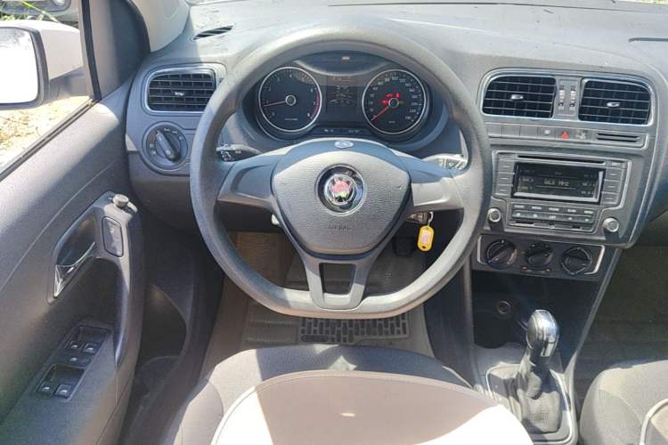 Used Volkswagen Polo 2014 1.4L Automatic Comfort Edition Steering Wheel