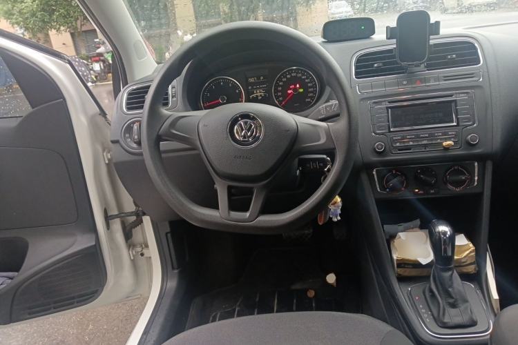 Used Volkswagen Polo 2014 1.6L Automatic Comfort Edition Steering Wheel