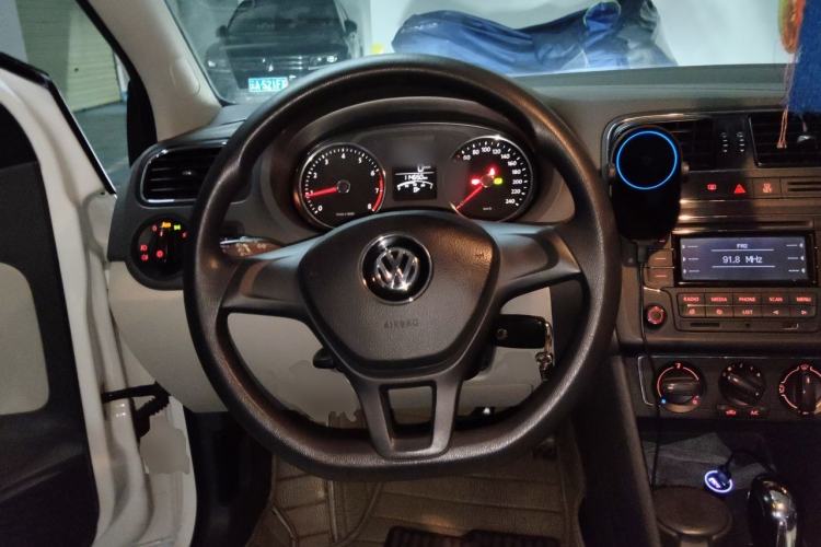 Used Volkswagen Polo 2014 1.6L Automatic Comfort Edition Steering Wheel