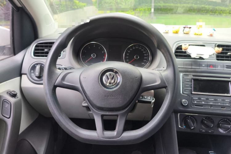 Used Volkswagen Polo 2014 1.6L Automatic Comfort Edition Steering Wheel