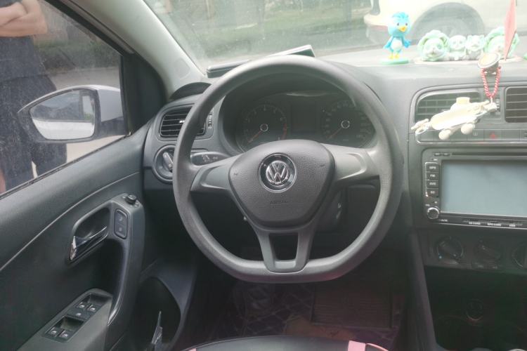 Used Volkswagen Polo 2014 1.4L Manual Fashion Edition Steering Wheel