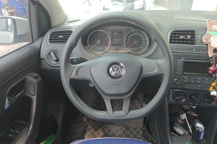 Used Volkswagen Polo 2014 1.4L Automatic Comfort Edition Steering Wheel