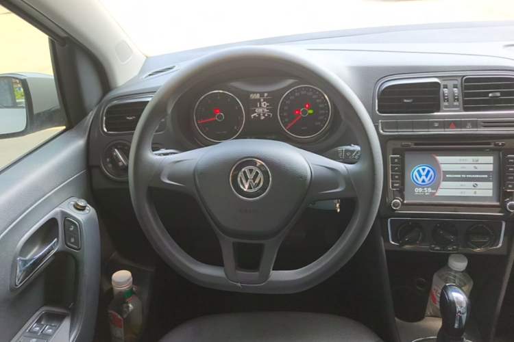 Used Volkswagen Polo 2014 1.4L Automatic Comfort Edition Steering Wheel