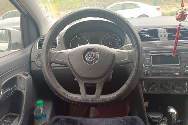 Used Volkswagen Polo 2014 1.6L Automatic Comfort Edition Steering Wheel
