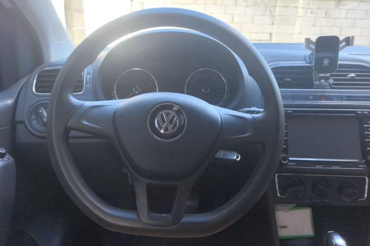 Used Volkswagen Polo 2014 1.6L Automatic Comfort Edition Steering Wheel