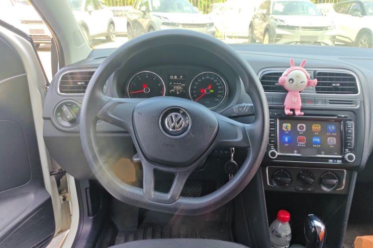 Used Volkswagen Polo 2014 1.4L Automatic Comfort Edition Steering Wheel