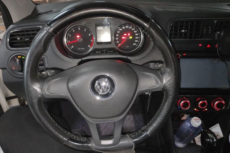 Used Volkswagen Polo 2014 1.6L Automatic Comfort Edition Steering Wheel