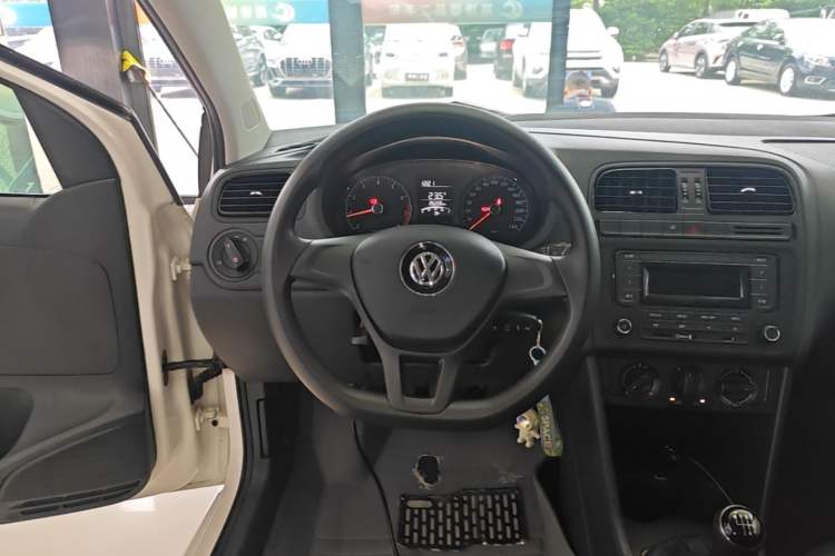 Used Volkswagen Polo 2014 1.4L Manual Fashion Edition Steering Wheel