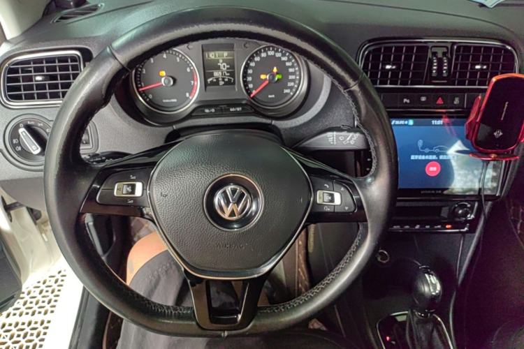 Used Volkswagen Polo 2014 1.6L Automatic Luxury Edition Steering Wheel