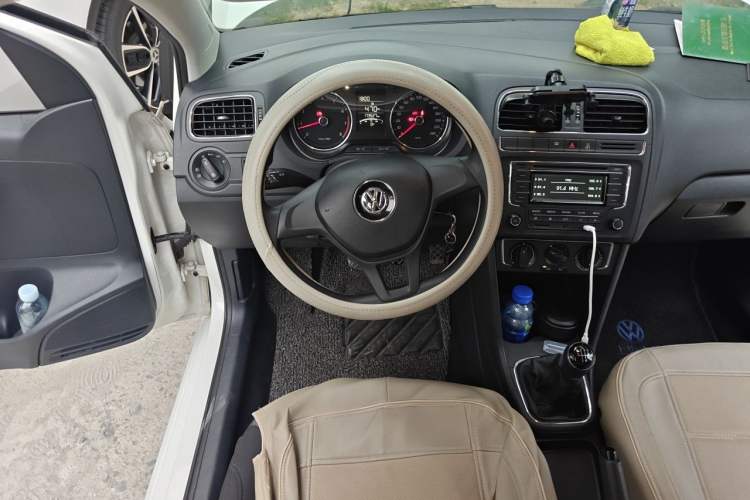 Used Volkswagen Polo 2014 1.4L Manual Comfort Edition Steering Wheel