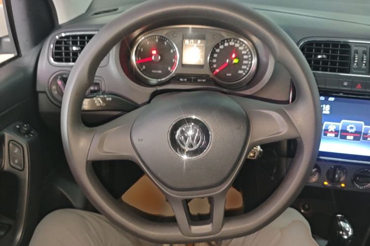 Used Volkswagen Polo 2014 1.6L Automatic Comfort Edition Steering Wheel