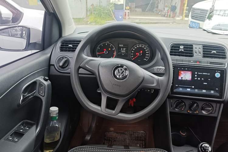 Used Volkswagen Polo 2014 1.4L Manual Fashion Edition Steering Wheel